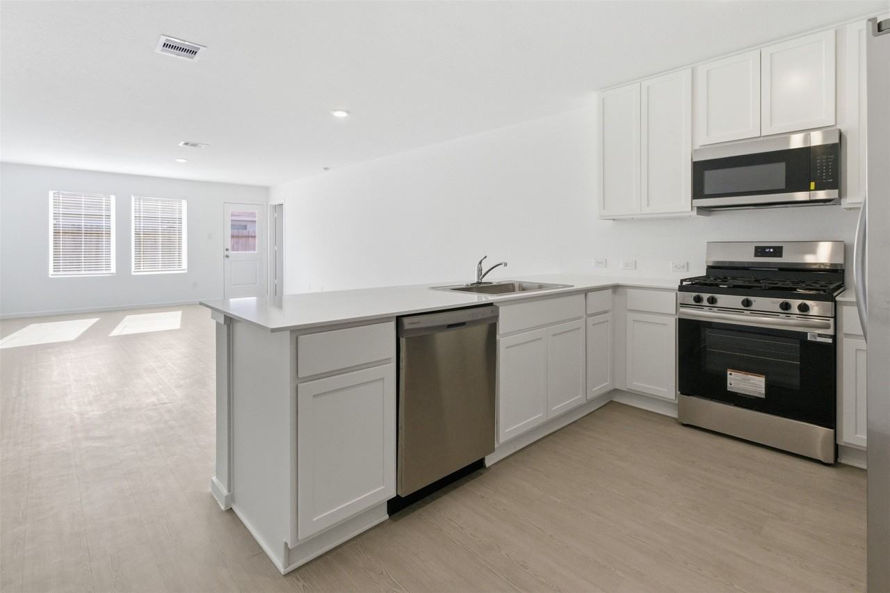 6006 Patriot Sound Drive #6006 - Photo 5 of 36