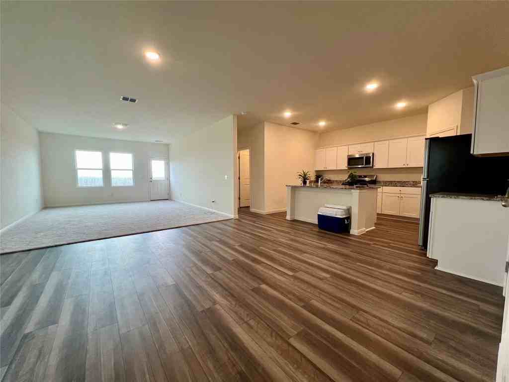 509 Lagoon Dr #509 - Photo 5 of 34