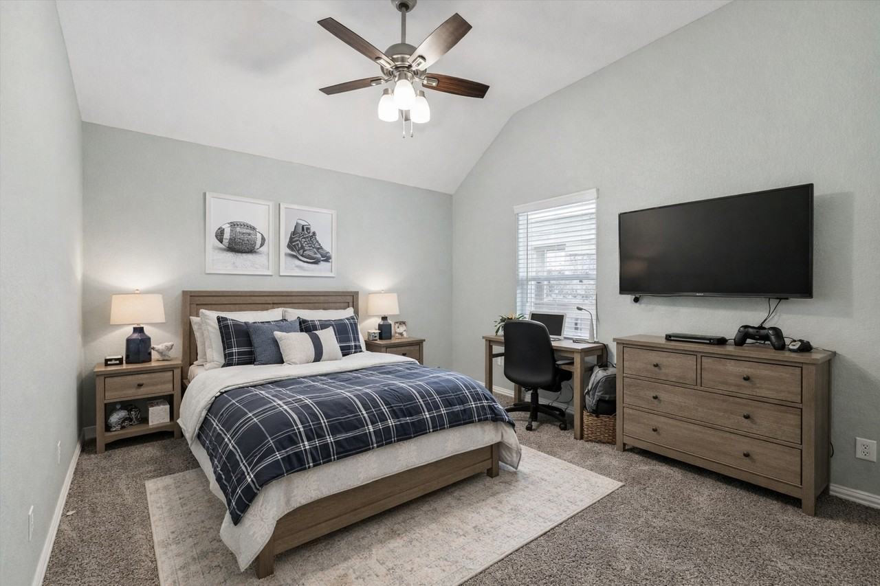 142 Dina Ln #142 - Photo 3 of 27