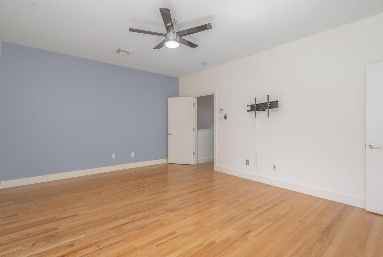 4302 Spencer St #4302 - Photo 7 of 21