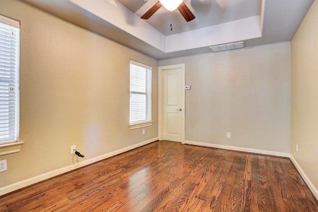 923 Birdsall St #923 - Photo 7 of 21