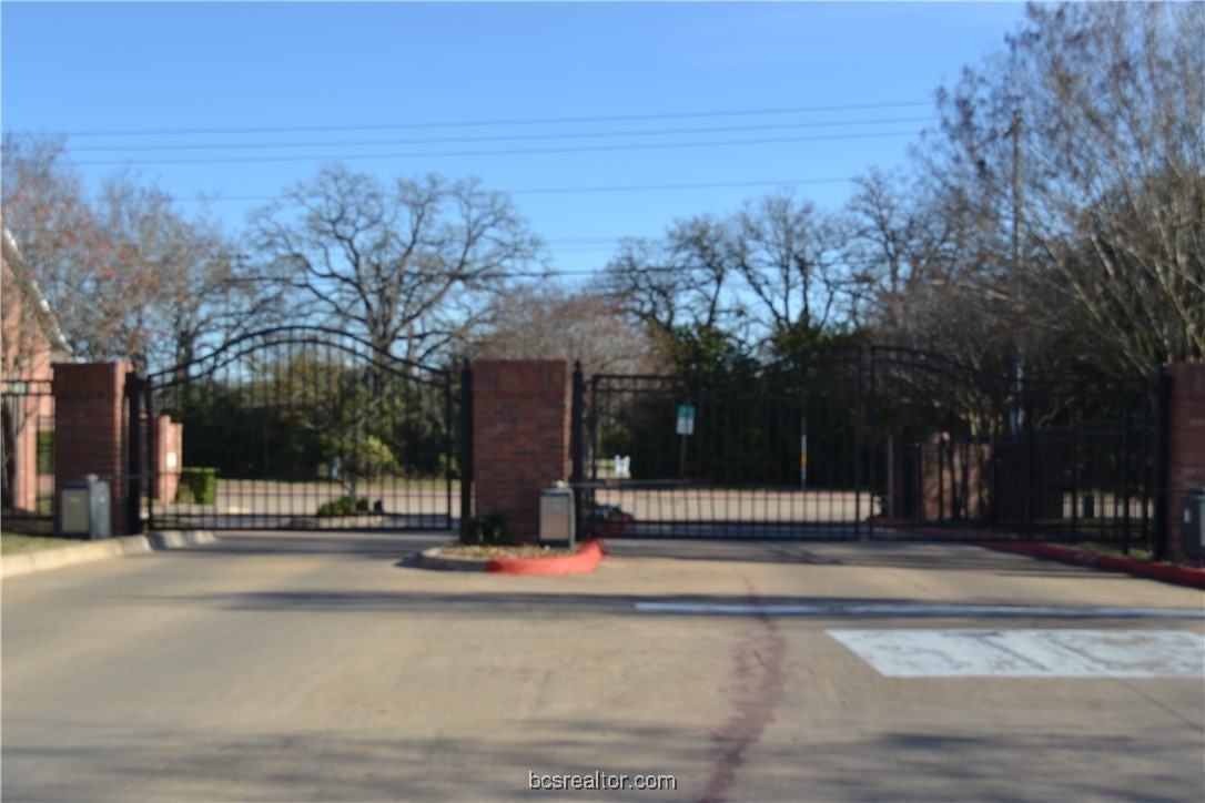 1001 Krenek Tap Rd #1001 - Photo 6 of 31