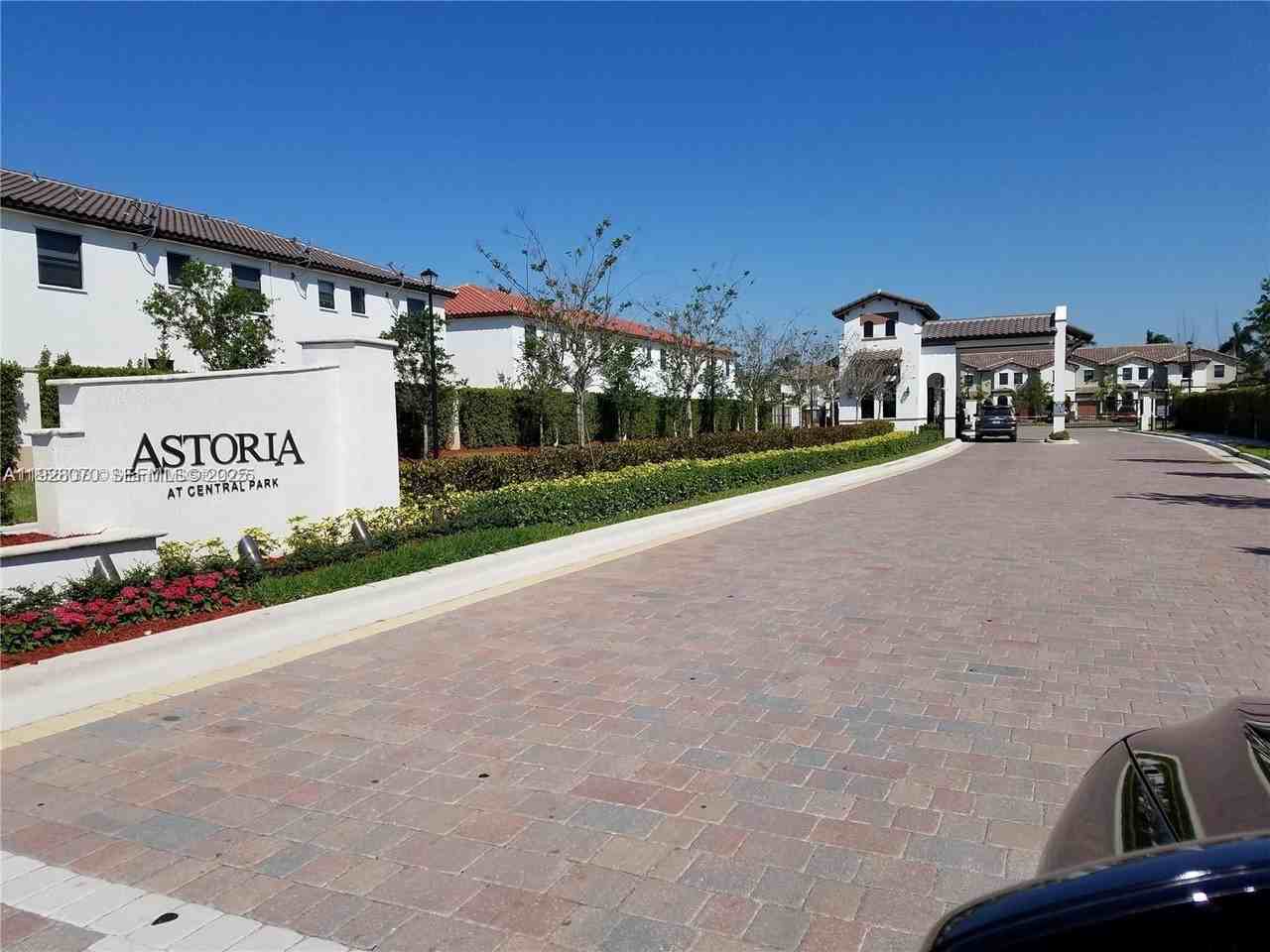 8883 Nw 102nd Pl #8883-8883 - Photo 2 of 15