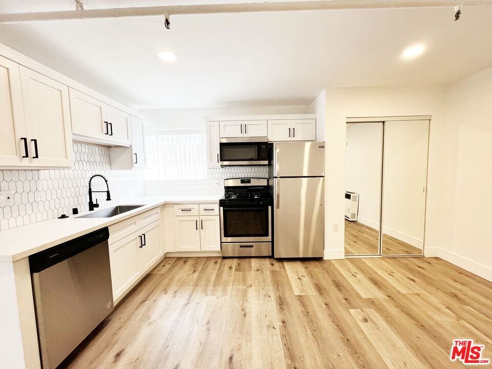 11430 Cedar Ave #114301A - Photo 2 of 16