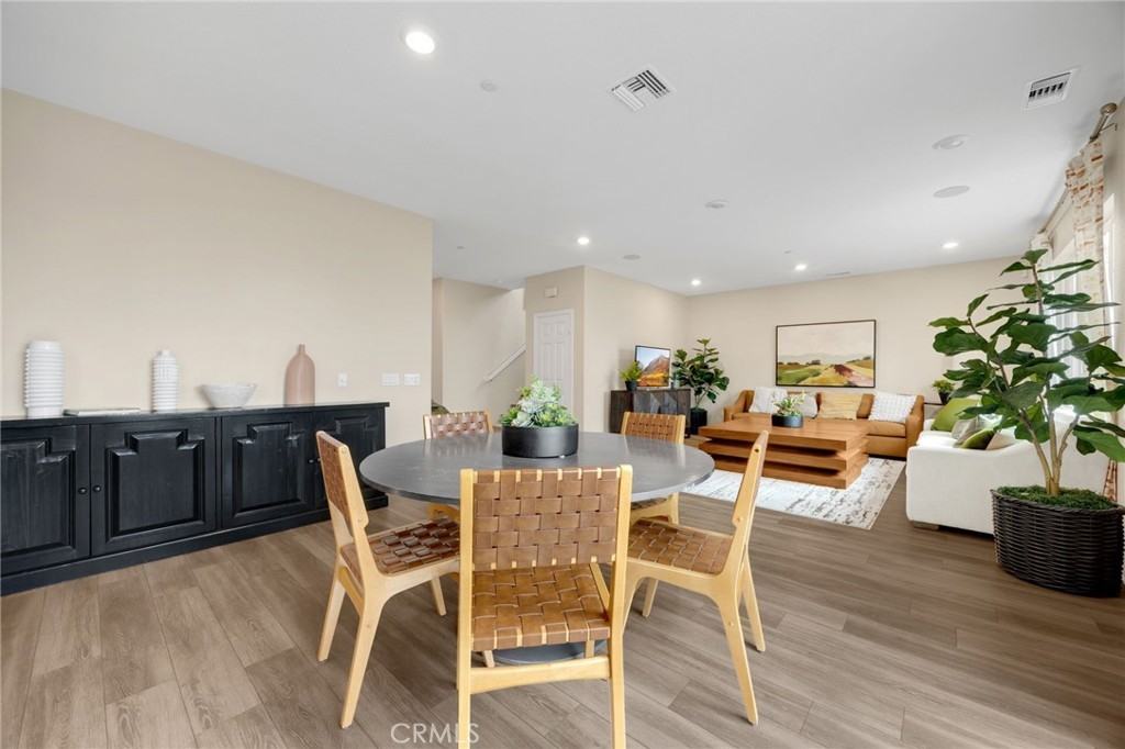 3430 E Foxglove Way #3430 - Photo 5 of 31