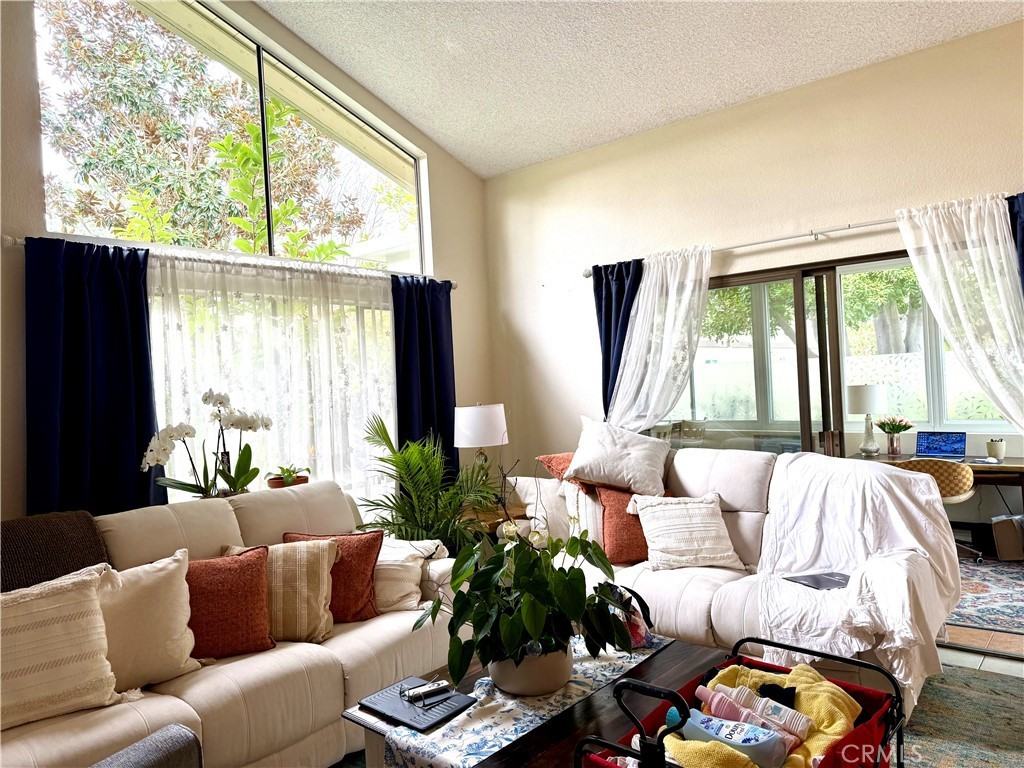 899 Ronda Sevilla #899B - Photo 3 of 10