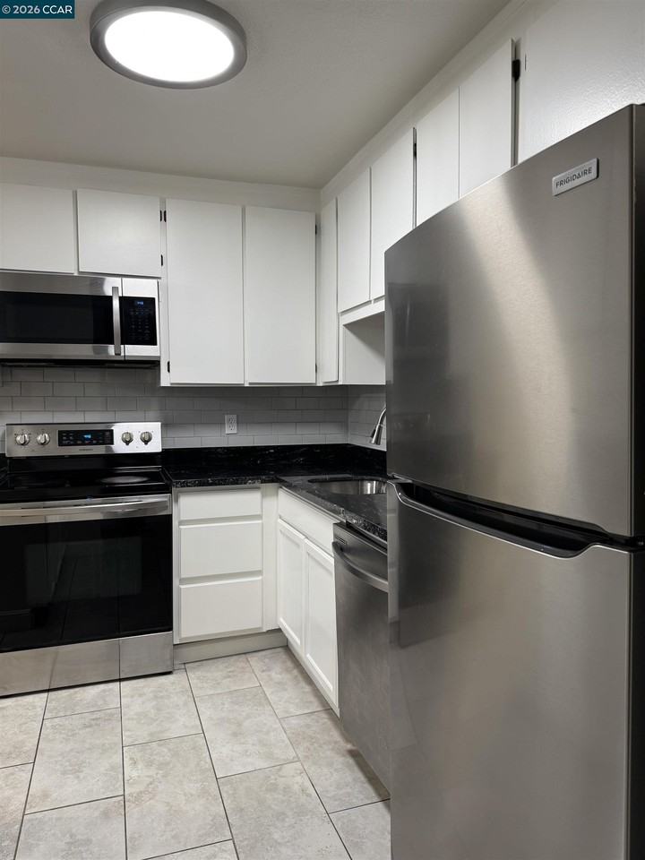 1725 Landana Dr #1725-7 - Photo 2 of 21