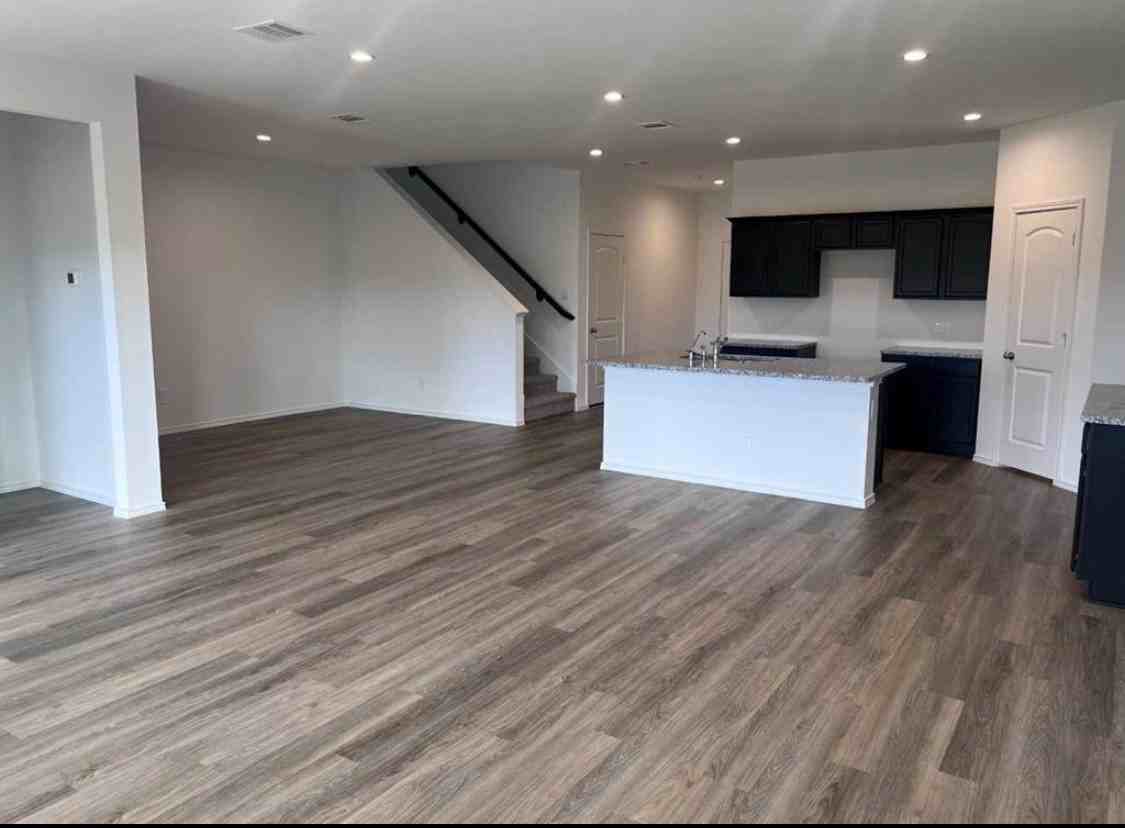 15130 Prairie Mill Dr #15130 - Photo 3 of 8