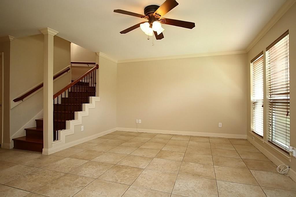 5228 Woodlawn Pl #5228 - Photo 7 of 31