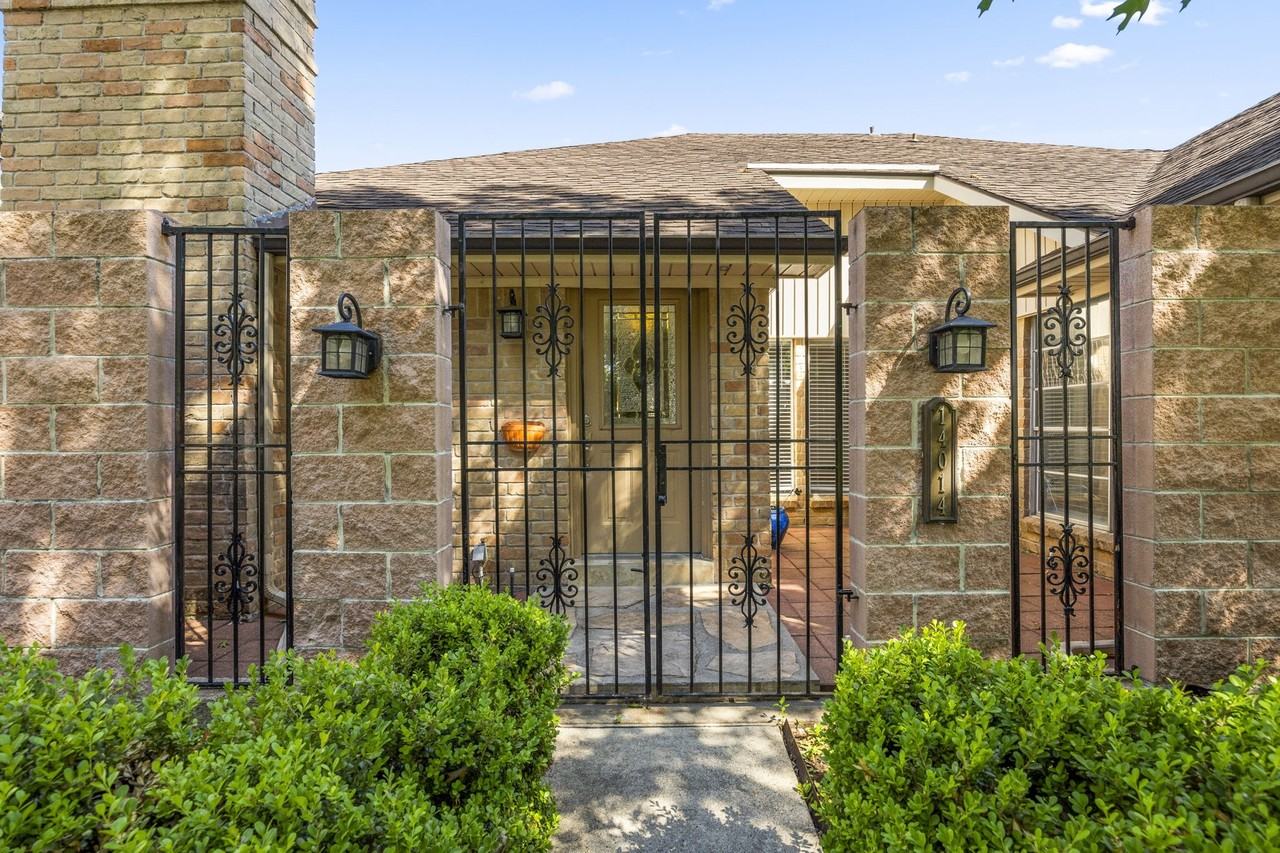 14014 Briar Place Dr #14014 - Photo 6 of 33