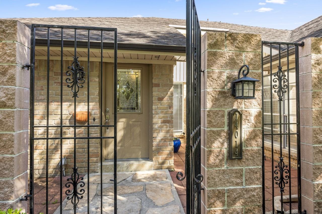 14014 Briar Place Dr #14014 - Photo 7 of 33