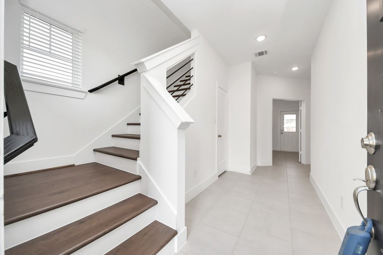 1420 Shaded Rock Dr #1420 - Photo 2 of 25