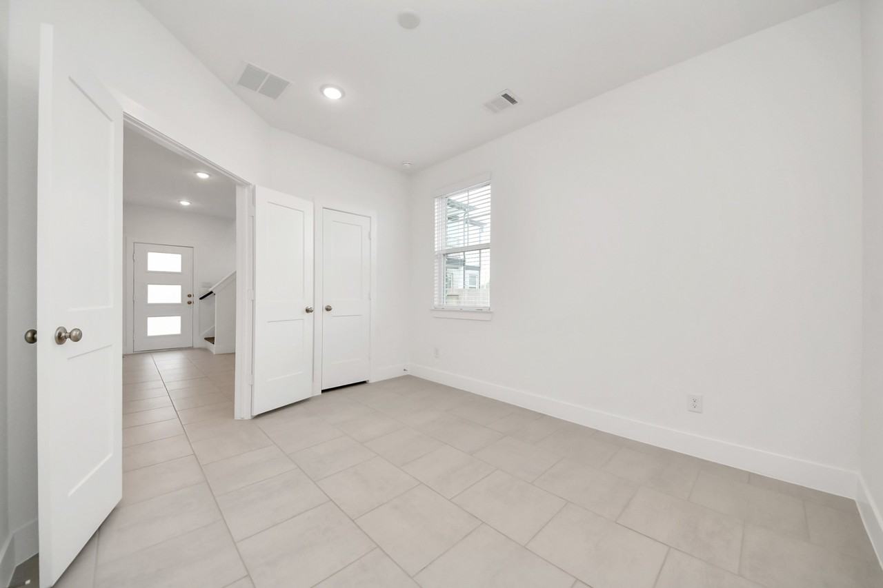 1420 Shaded Rock Dr #1420 - Photo 3 of 25