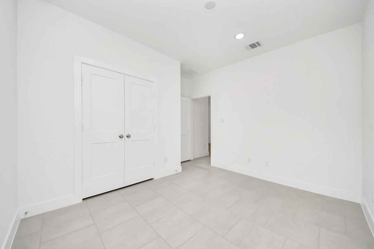 1420 Shaded Rock Dr #1420 - Photo 4 of 25