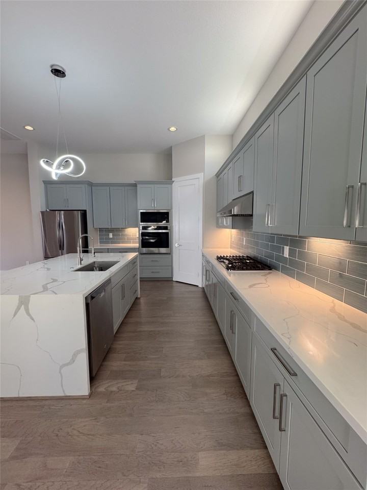 1611 Parker St #1611 - Photo 4 of 24