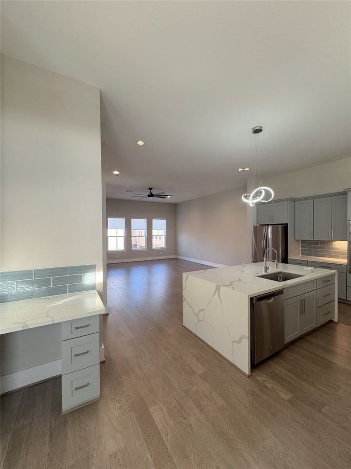 1611 Parker St #1611 - Photo 6 of 24