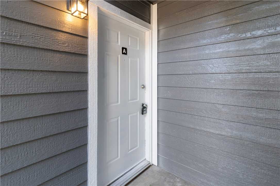 1014 Autumn Cir #1014A - Photo 2 of 16