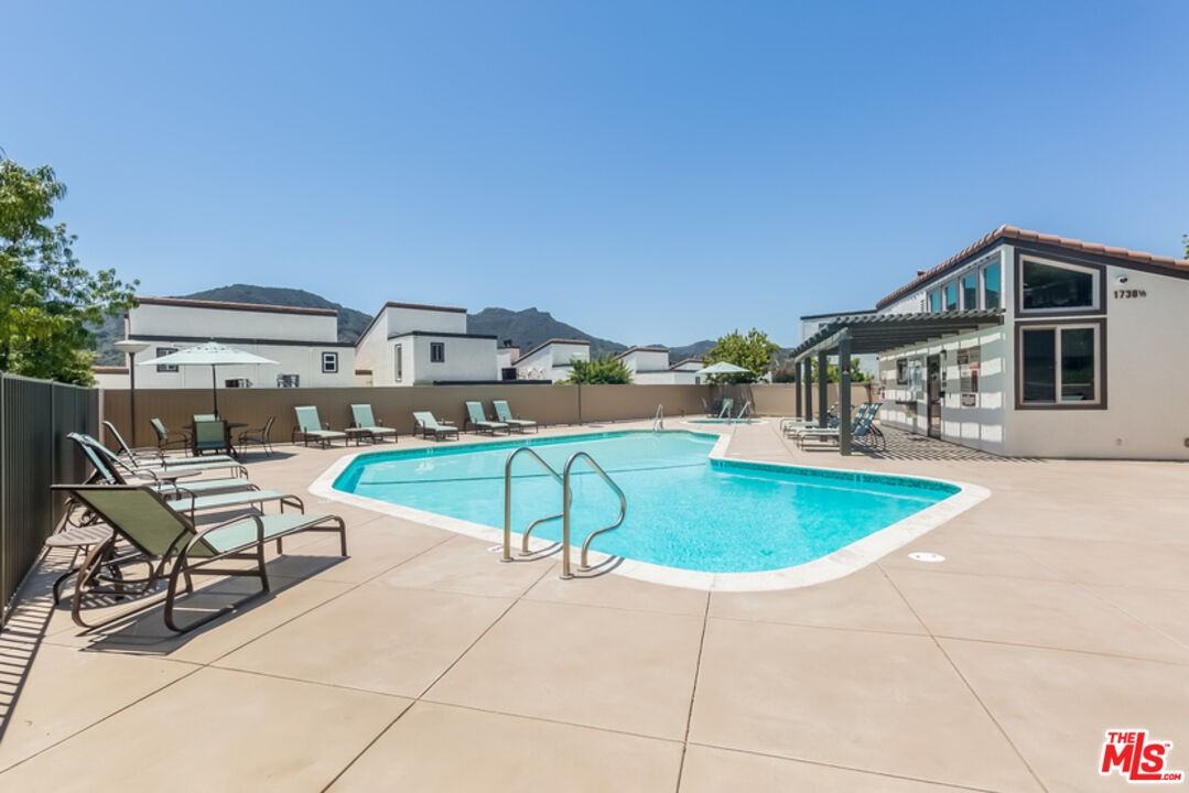 1656 Palisades Dr #1656 - Photo 3 of 22