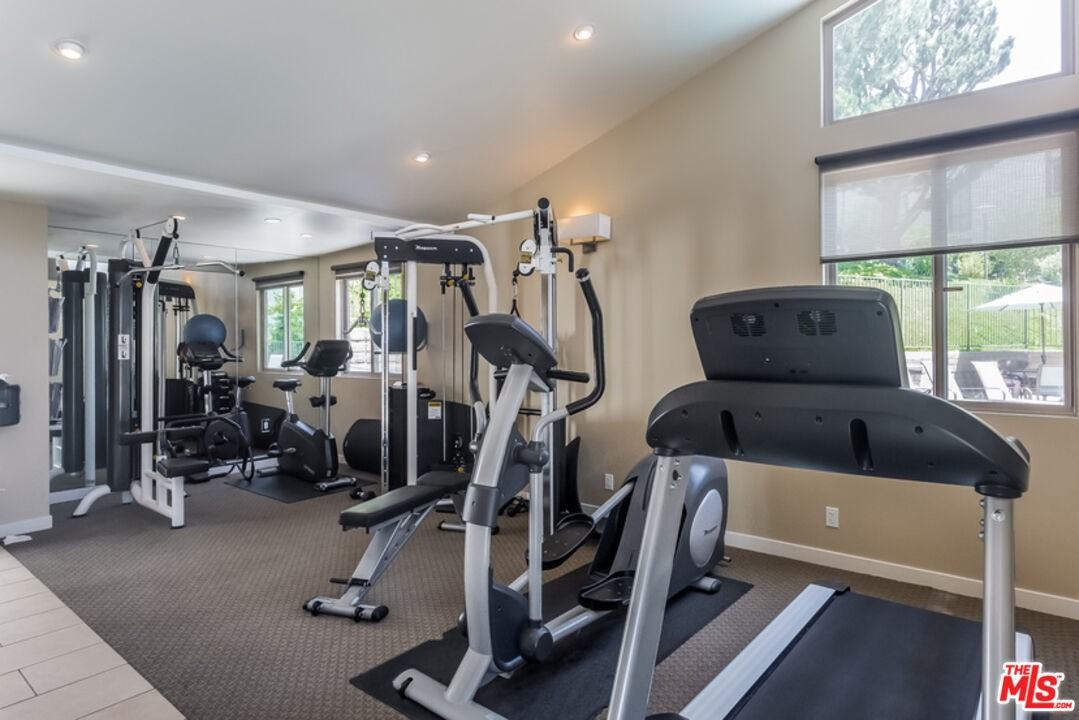 1656 Palisades Dr #1656 - Photo 7 of 22