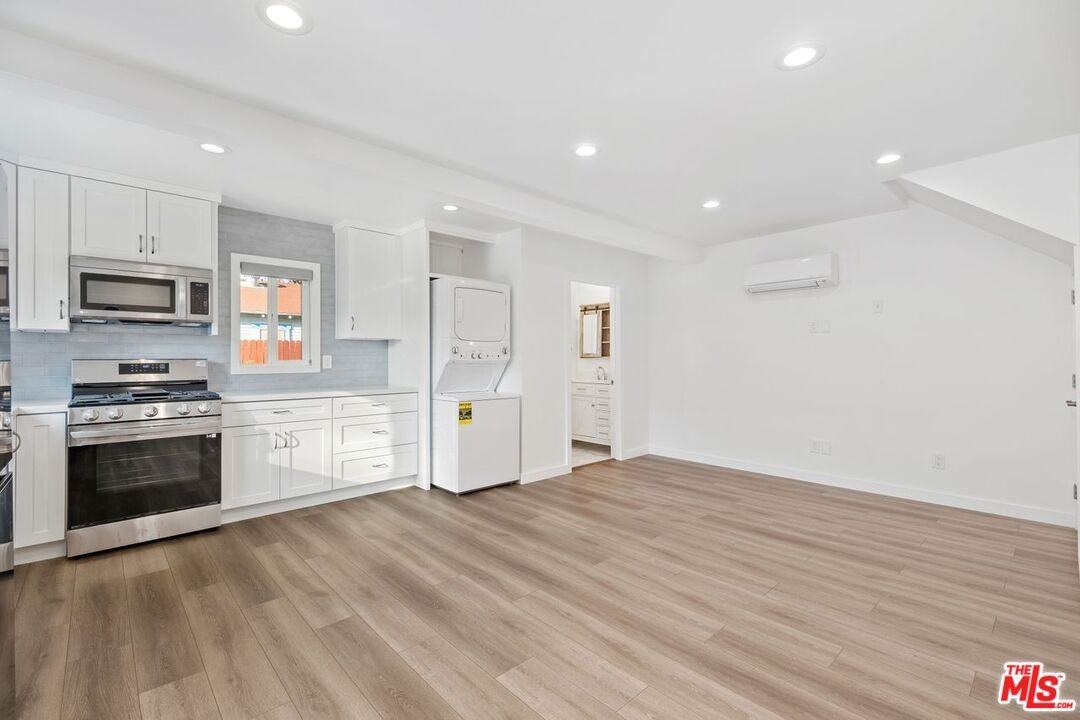 3924 Michael Ave #3924 - Photo 4 of 17