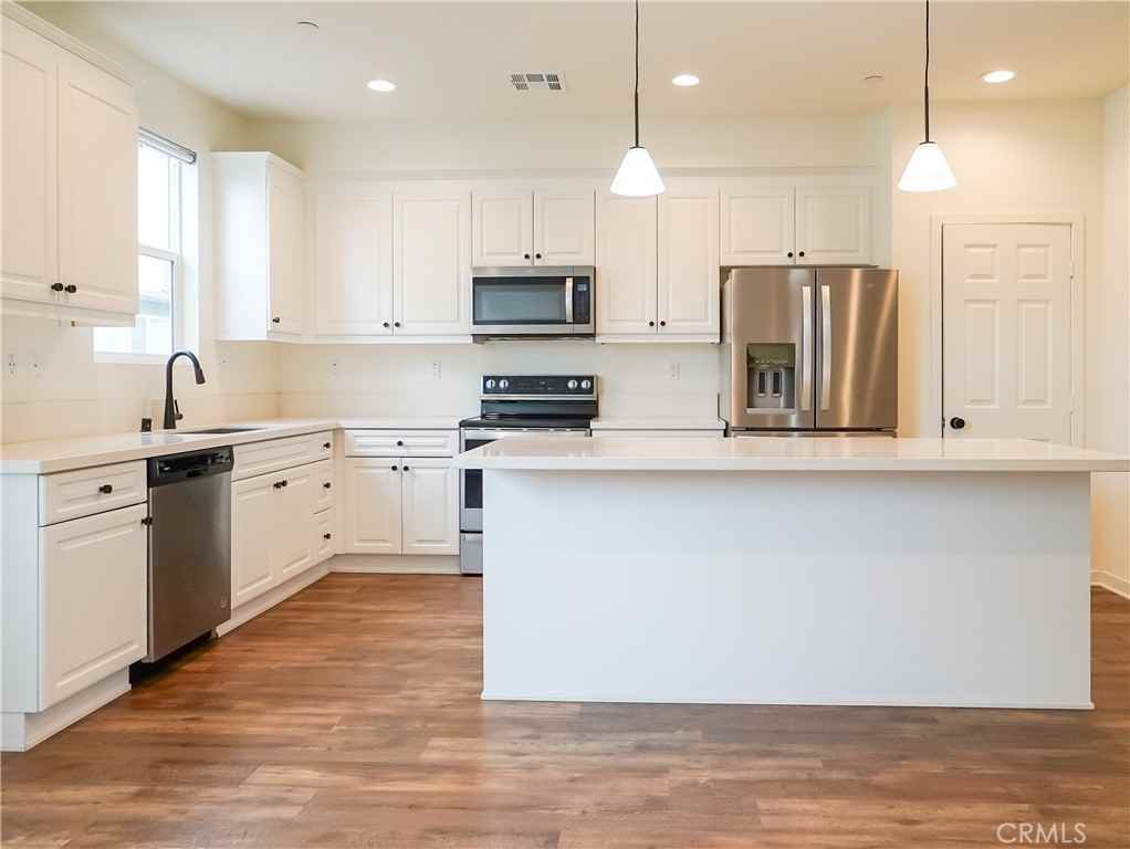 263 N Standard Ave #263 - Photo 4 of 23