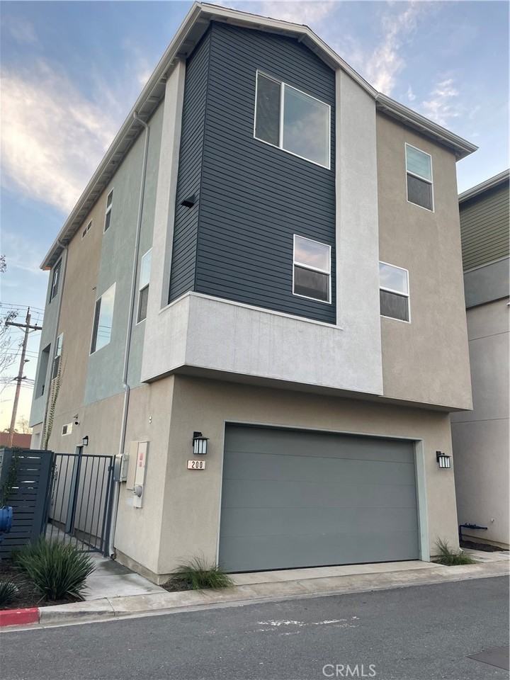 200 N Standard Ave #200 - Photo 2 of 33