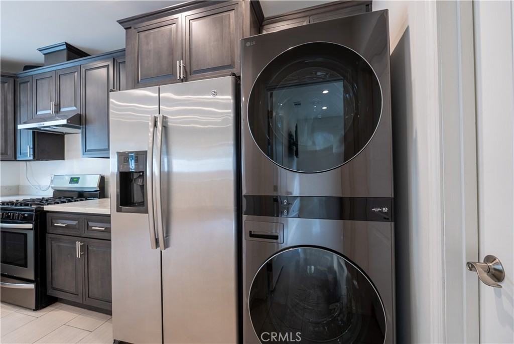 10932 Oro Vista Ave #10932 - Photo 3 of 19