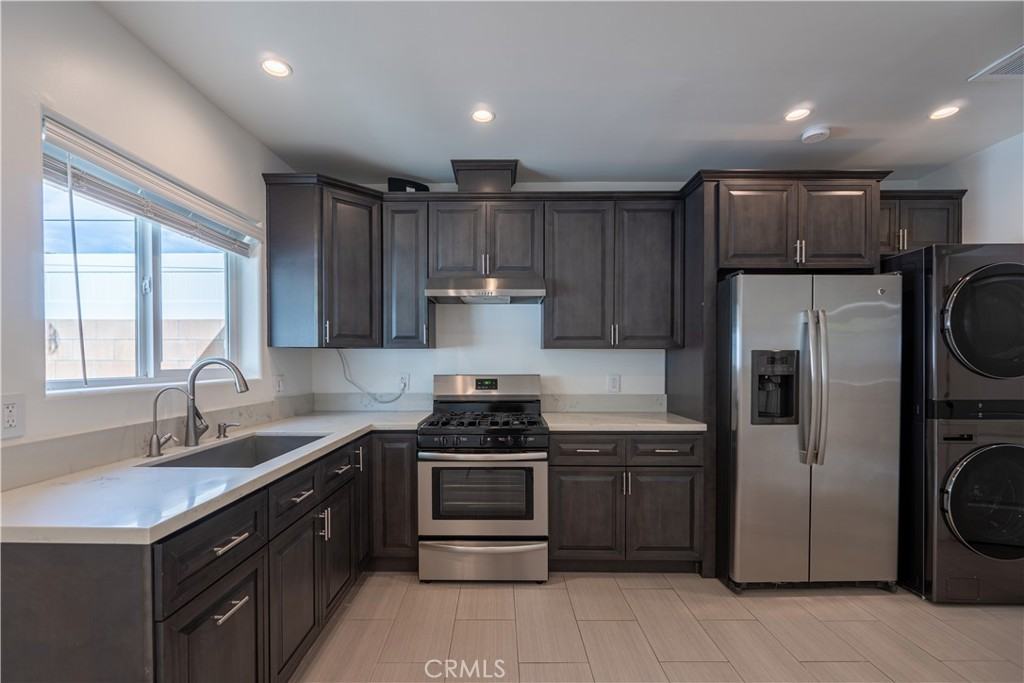 10932 Oro Vista Ave #10932 - Photo 6 of 19