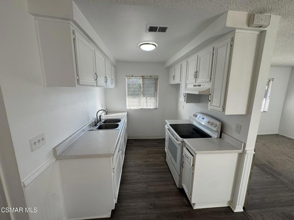 2030 Avenida Placida #2030-4 - Photo 2 of 18