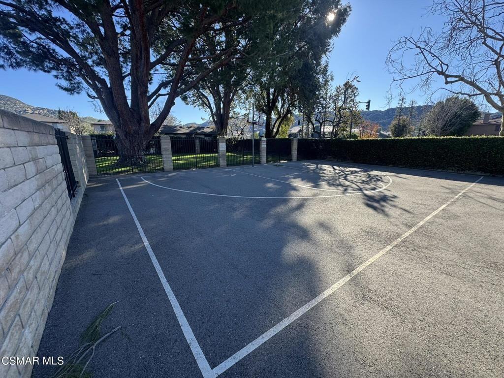 2030 Avenida Placida #2030-4 - Photo 5 of 18