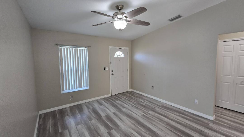 7201 63rd St N - Photo 4 of 19