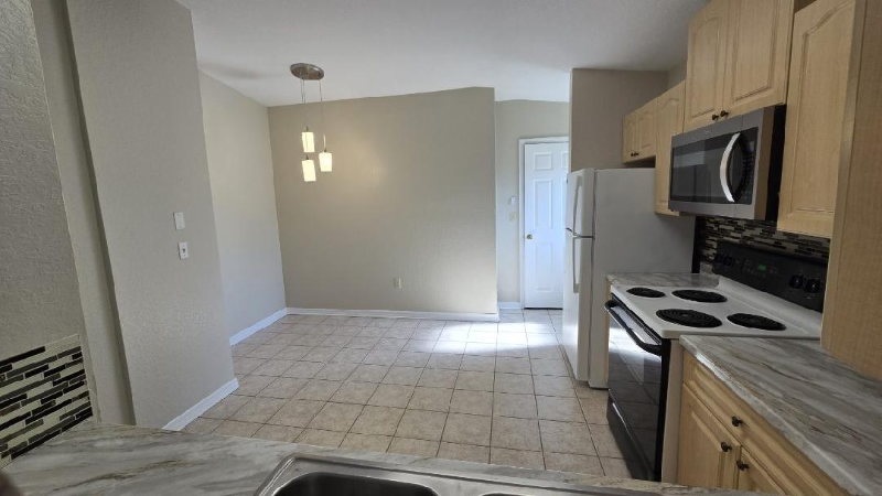 7201 63rd St N - Photo 7 of 19