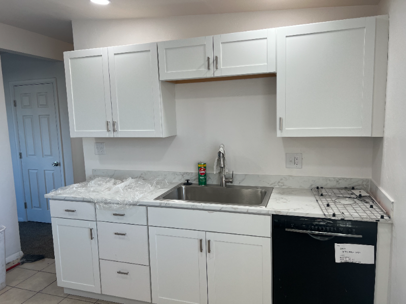 658 Ann St - Photo 3 of 9