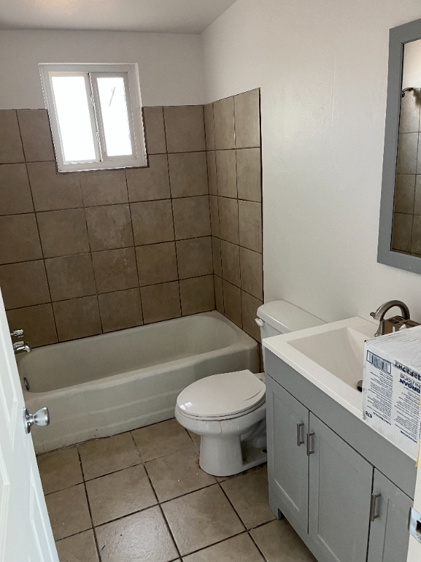 658 Ann St - Photo 4 of 9