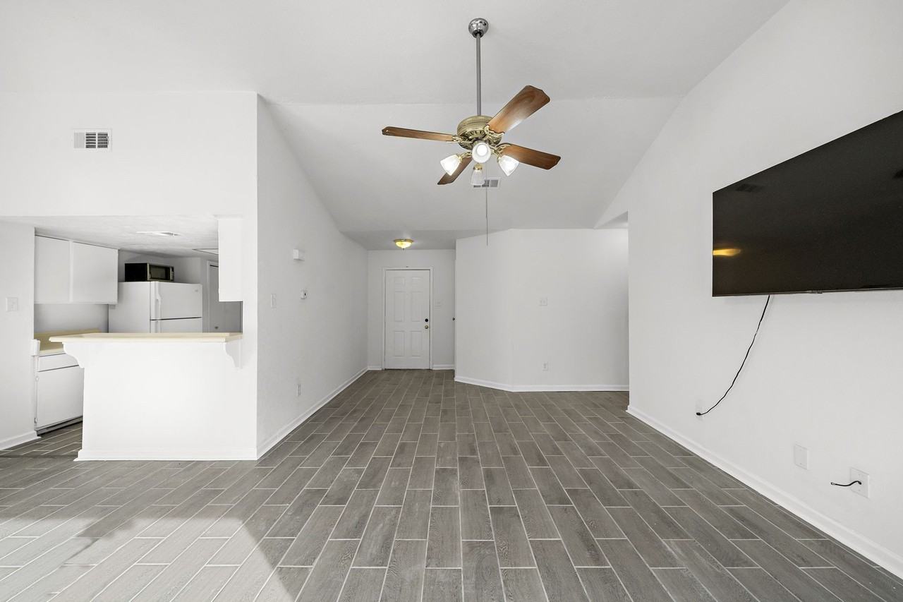 7010 Foxmar Ln #7010 - Photo 6 of 19