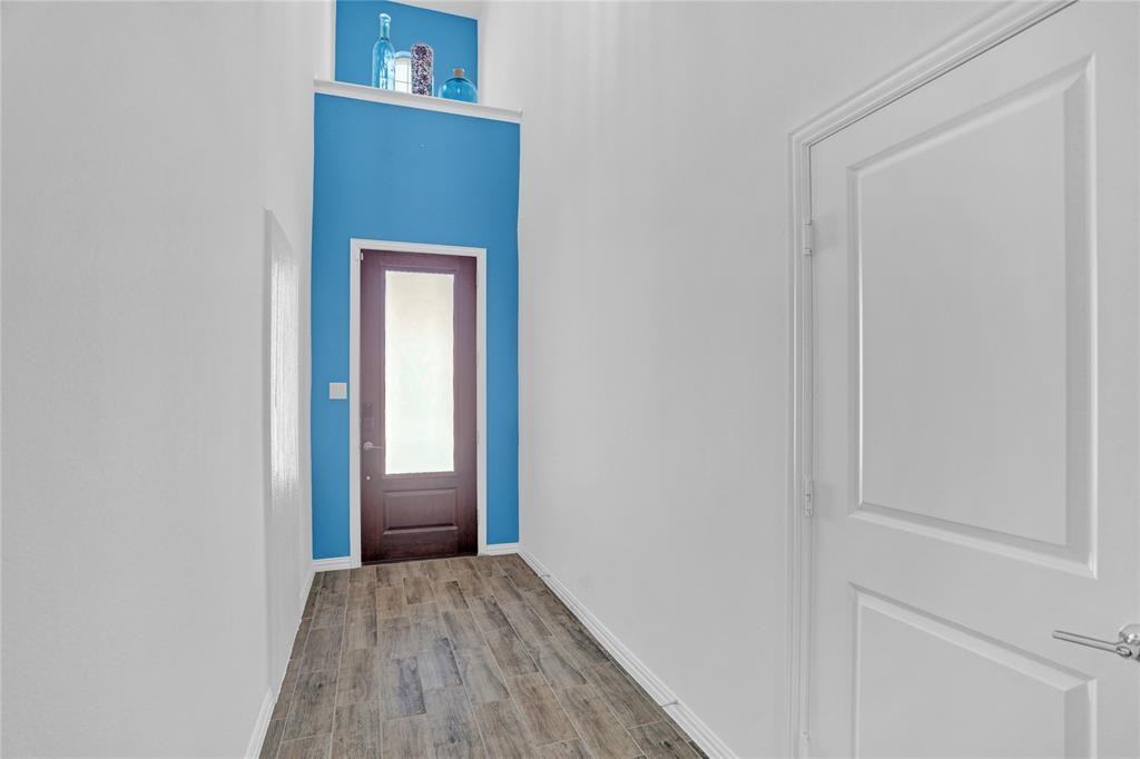 1215 Sequoia Ln #1215 - Photo 3 of 39