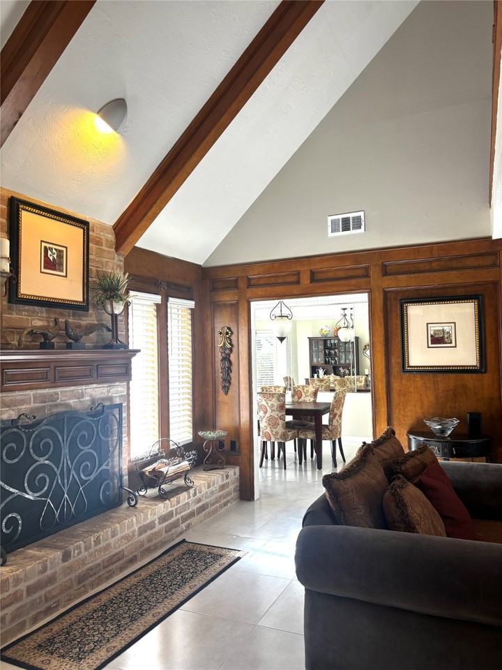 11418 Chevy Chase Dr #11418 - Photo 4 of 29