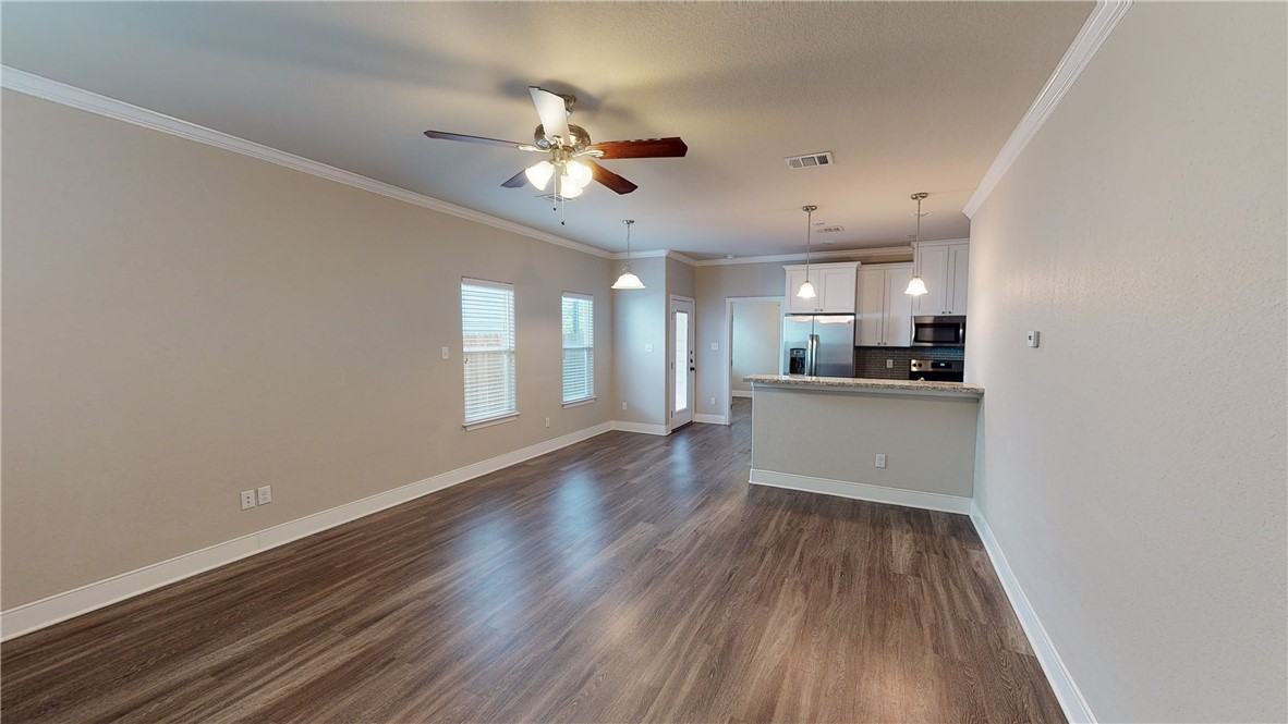 307 Live Oak St #307B - Photo 2 of 6