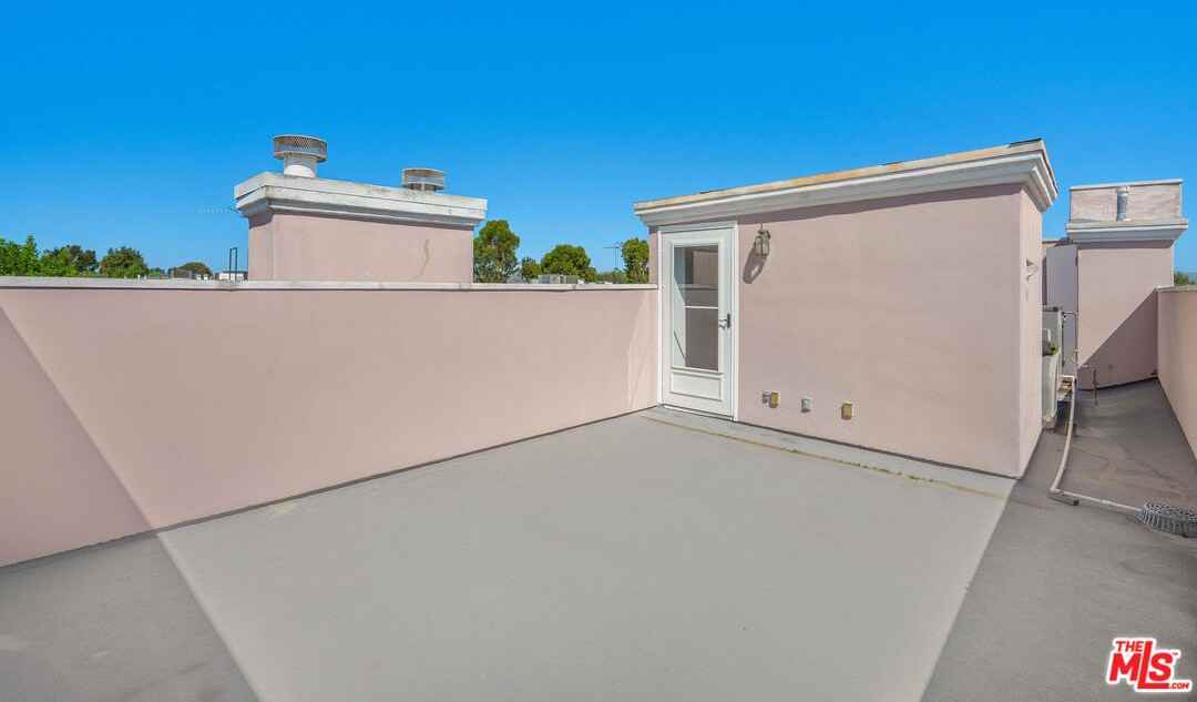 5923 Etiwanda Ave #5923-106 - Photo 4 of 27