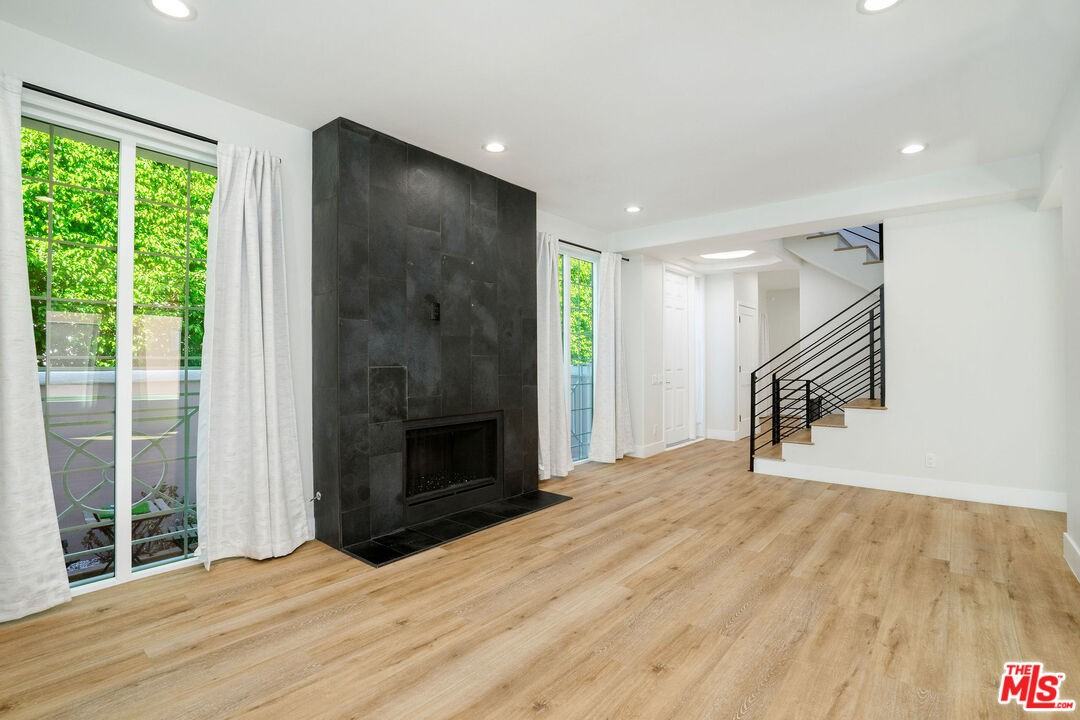 5923 Etiwanda Ave #5923-106 - Photo 5 of 27