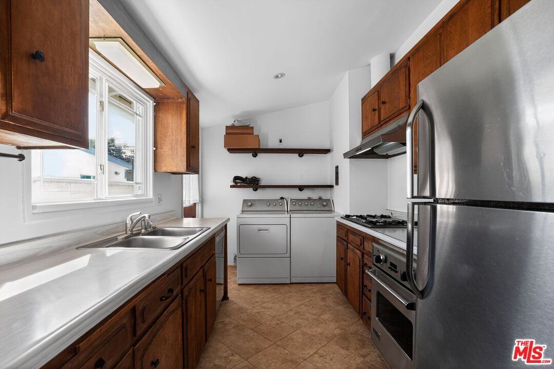 4055 Moore St #4055 - Photo 2 of 16