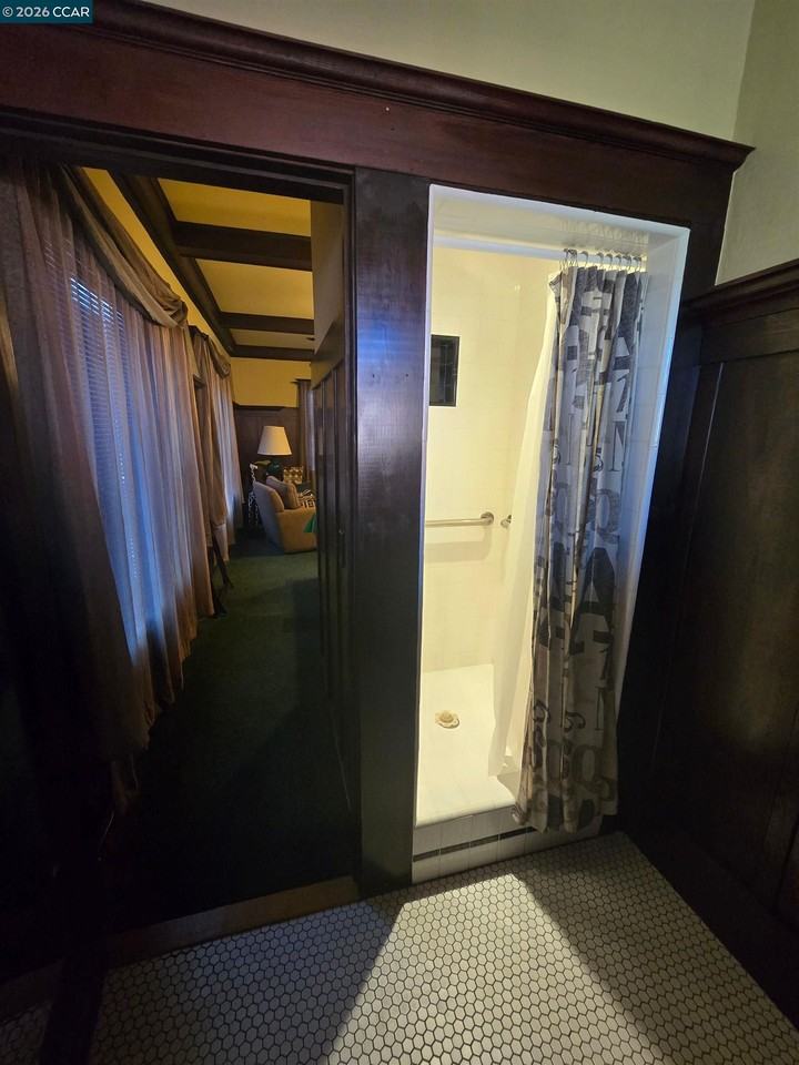 216 Washington Ave #216 - Photo 3 of 8