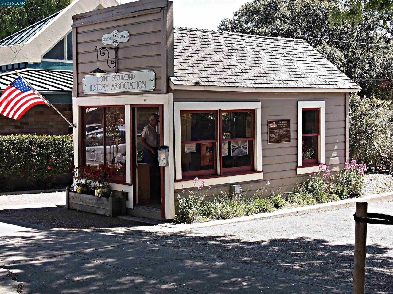 216 Washington Ave #216 - Photo 6 of 8