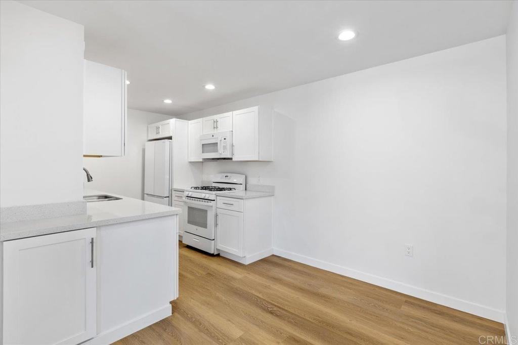 406 S Cleveland St #406 - Photo 5 of 30