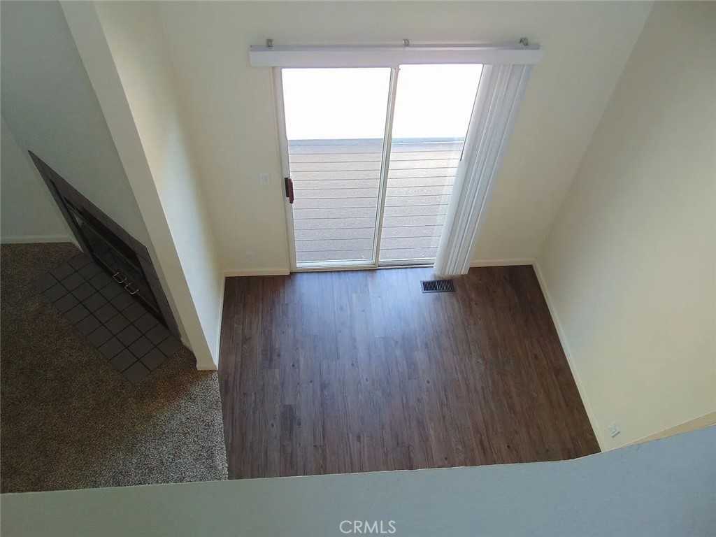 1031 Southwood Dr #1031F - Photo 4 of 18