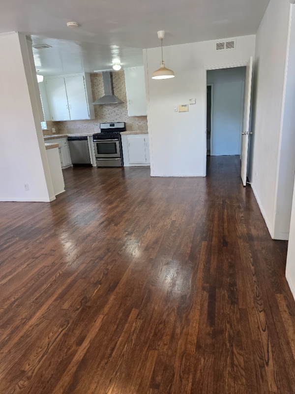 3528 Laurel Ave - Photo 7 of 26