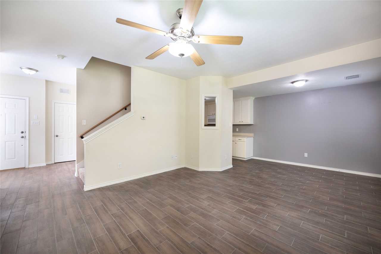 100 Artesian Way #100 - Photo 4 of 21