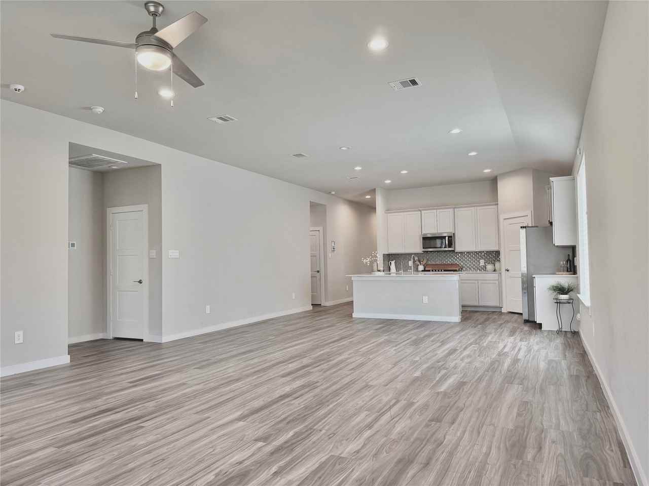 14273 Lake Lodge Dr #14273 - Photo 4 of 33