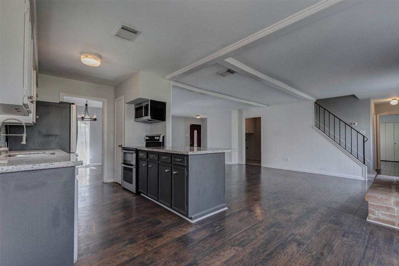 12710 Westleigh Dr #12710 - Photo 6 of 37