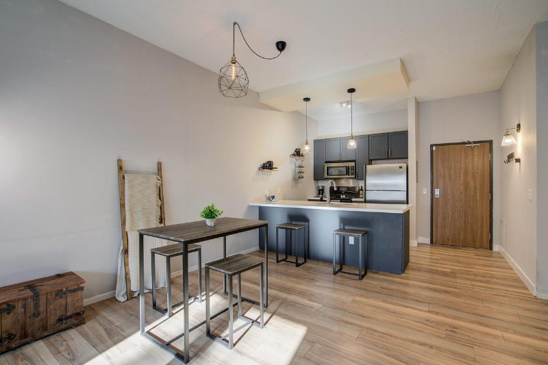 215 7th St Ne #104 - Photo 6 of 17